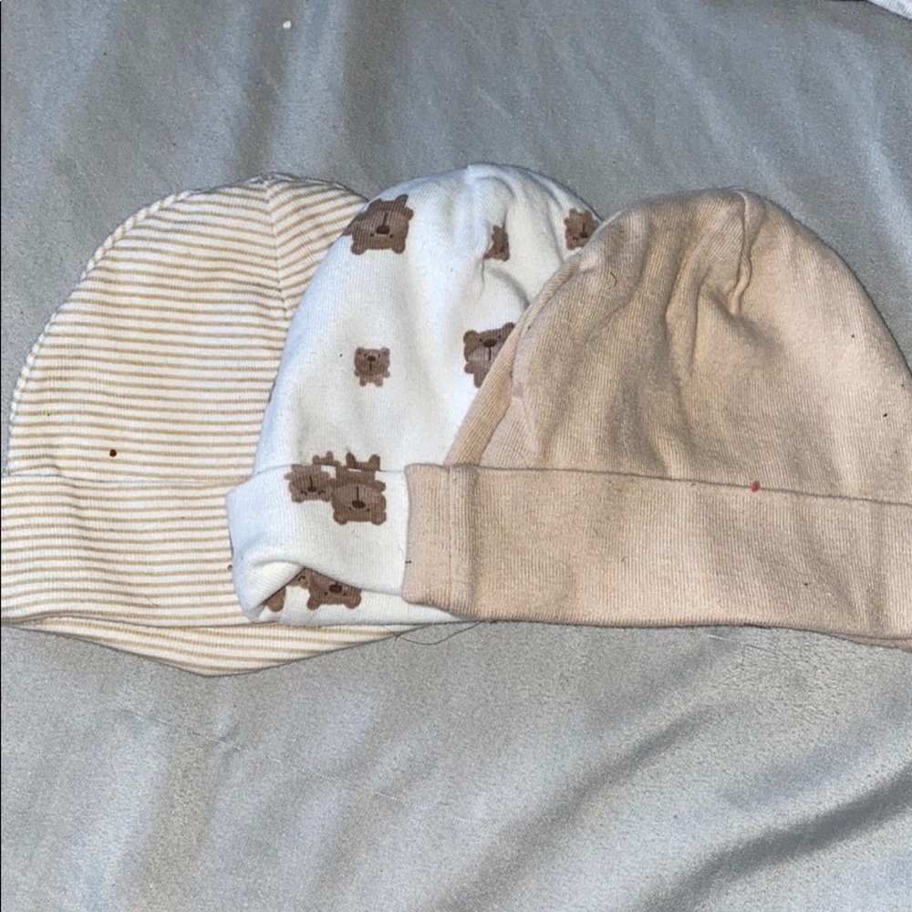 Neutral baby hats